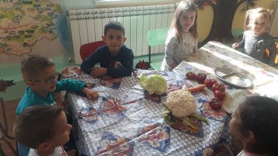 Със сръчните си ръчички, трушийка направихме за всички! - ДГ Дъга - Хисаря